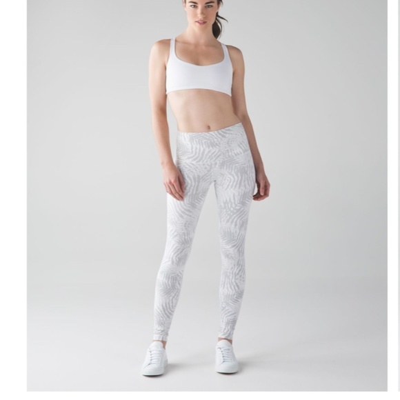 Lululemon Wunder Under Pant Hi-Rise Full-On Luxtreme Palm Camo White Nimbus Sz 6 - Picture 1 of 9